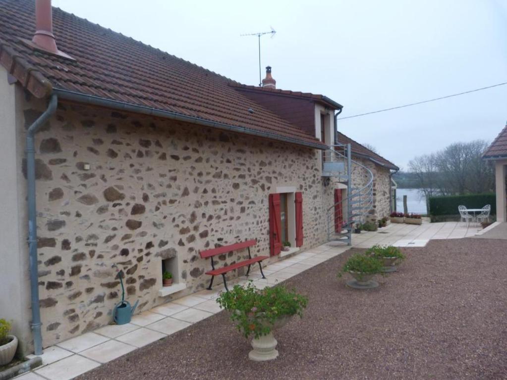 Maison de vacances Gîte Le Lac Le pont de Pannecière, 58140 Mhère