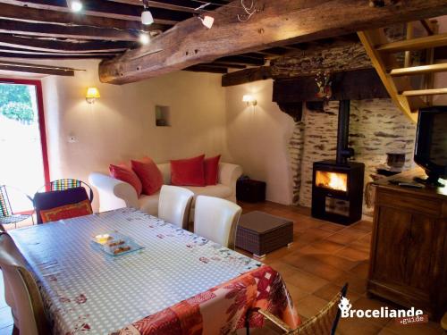 Maison de vacances Gîte Le Logis de l'Etang de l'Aune L'Aune, les quatre routes Iffendic