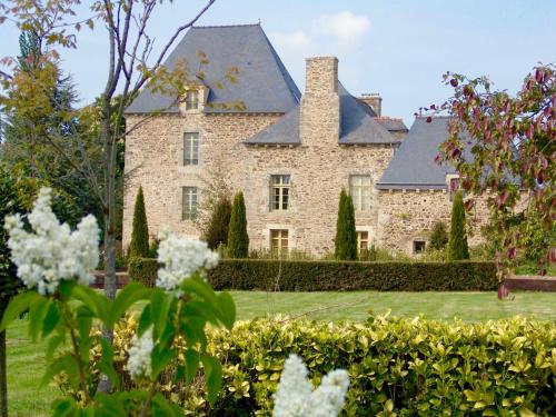 Gîte Le Logis - Manoir le Plessix Madeuc Corseul france