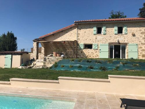 Gîte Le Malartic Gersois avec piscine Montaut-les-Crénaux france
