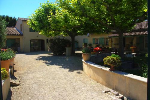 Maison de vacances Gite le Mas de l'Amandier 102 impasse des centenaires Saint-Saturnin-lès-Avignon