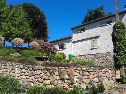 Gîte Le Mayet-de-Montagne, 4 pièces, 6 personnes - FR-1-489-317 Le Mayet-de-Montagne france