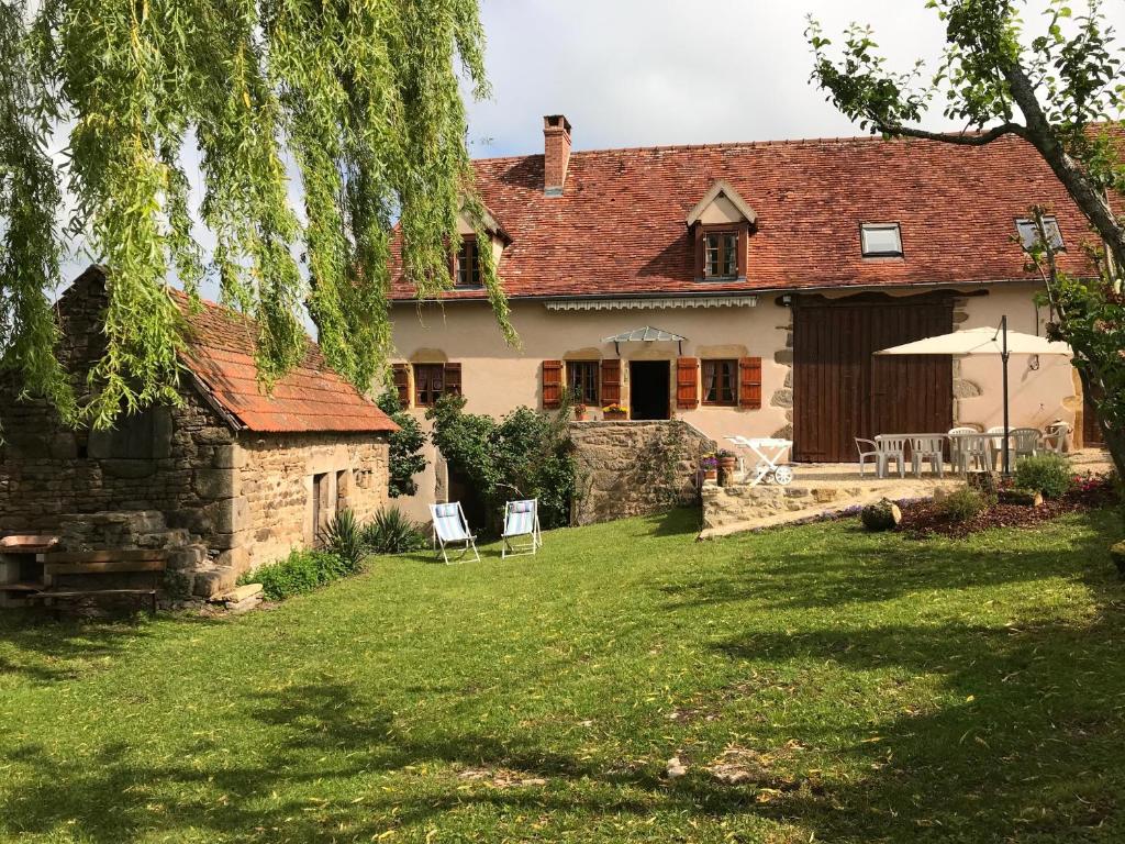 Maison de vacances Gîte Le Mur magnifique longère au Bourgogne-du-Sud Frecy, 71800 Oyé