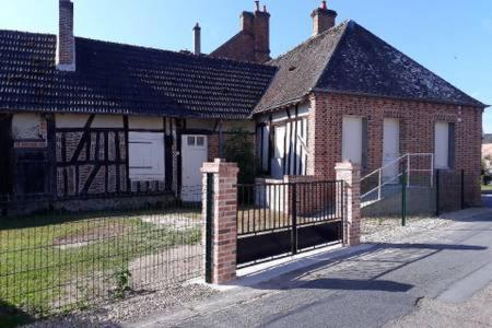 Maison de vacances Gîte Le Petit Margautier classé 3 étoiles proche Lamotte Beuvron 5 Rue de la Poste, 41210 Saint-Viâtre