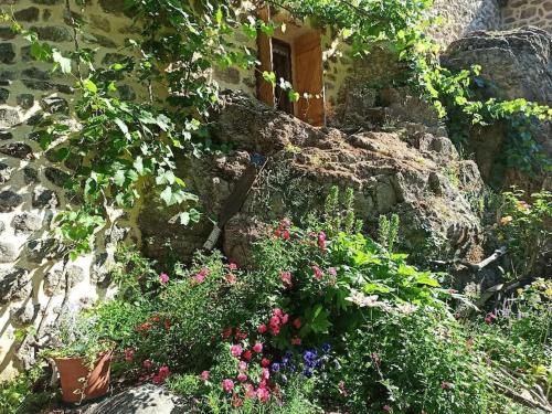 Gîte le rocher du château de Retourtour Lamastre france