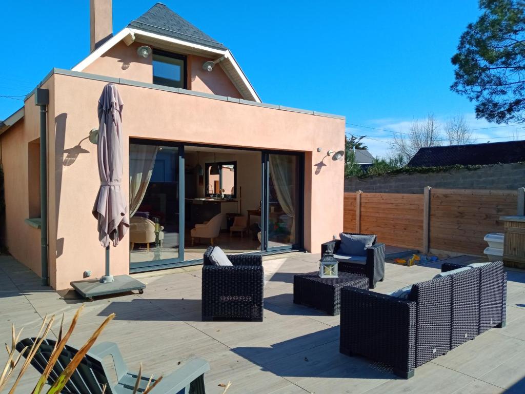 Maison de vacances GITE LE SERPOLET BORD DE MER 55 avenue  docteur de la bélière, 50290 Saint Martin de Brehal