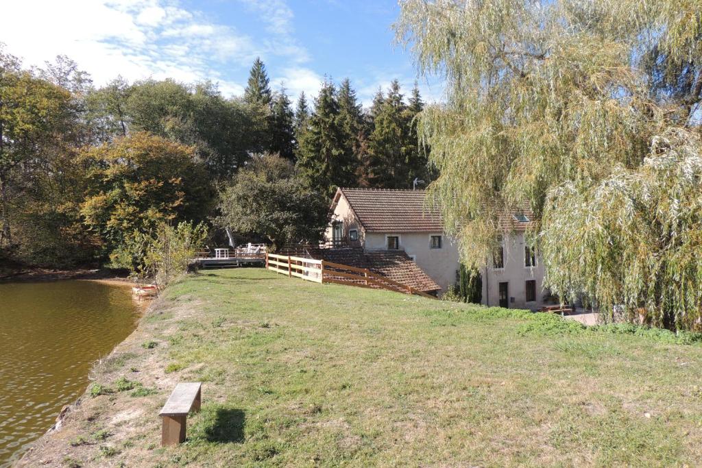 Maisons de vacances Gîte Le Tournesac le moulin, 21210 Saint-Didier