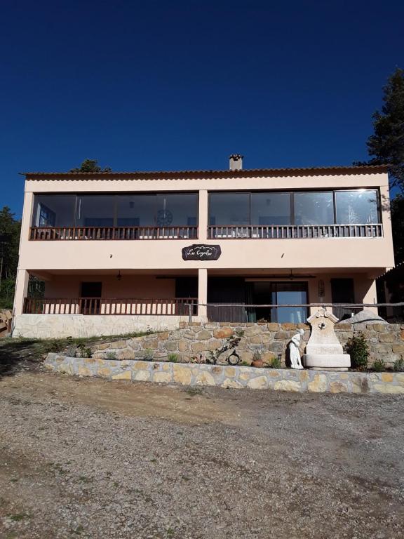 Maison d'hôtes Gite les Cigales Chemin du Plus Haut Village, 83840 Châteauvieux