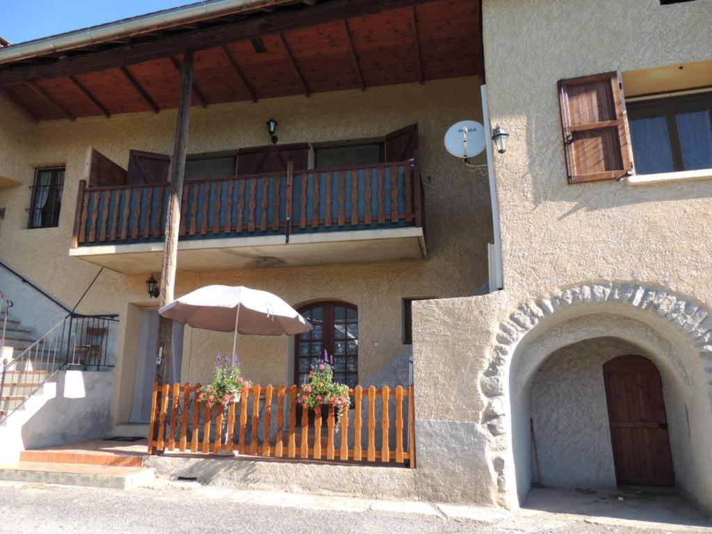 Appartement Gîte Les Guérins Terre Droite lieu dit  Les Catinons, 05230 La Bâtie-Neuve