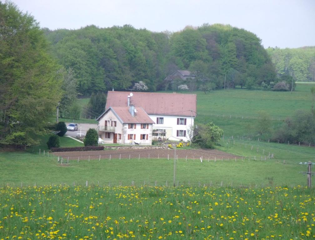 Maisons de vacances Gîte Les Hirondelles 324 La Marbre, 88370 Plombières-les-Bains