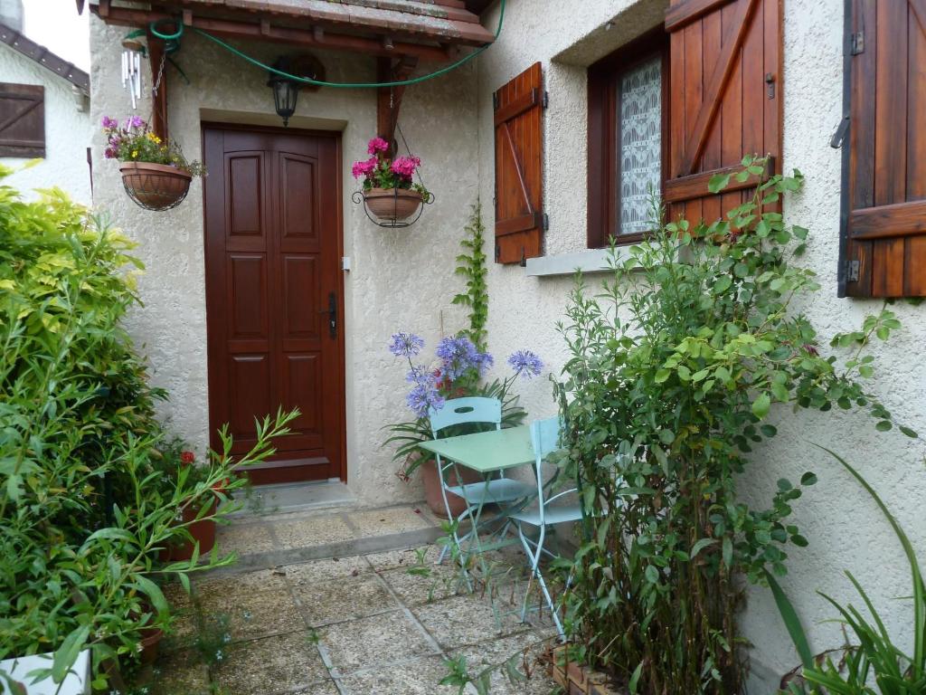 Maison de vacances Gîte Les Iris 44, bis rue de Montbarbin, 77580 Crécy-la-Chapelle