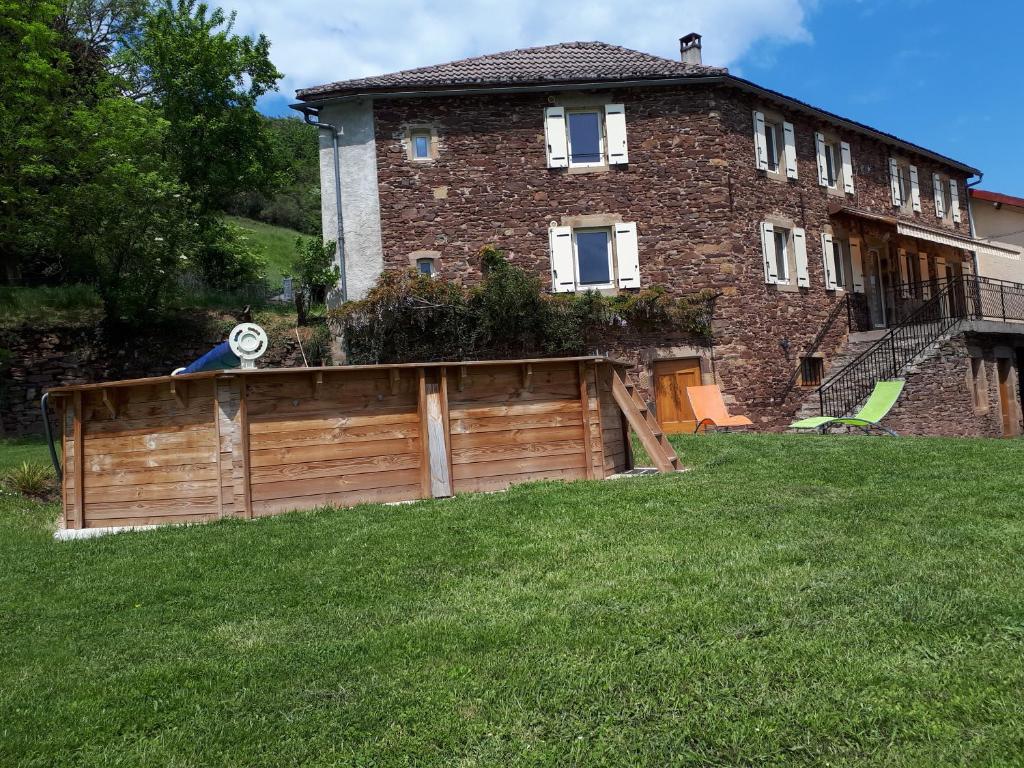 Maison de vacances Gîte Les Paredous Mazies, 12480 Broquiès