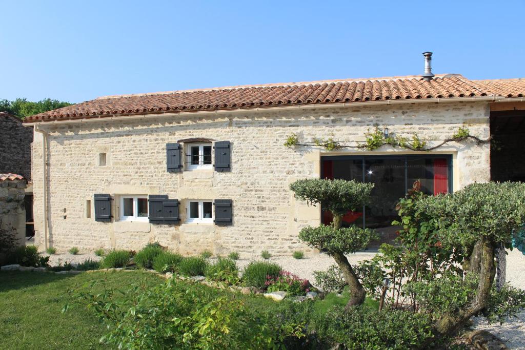 Maison de vacances gite les rouets 3 rue des anciennes ecoles, 79110 Hanc
