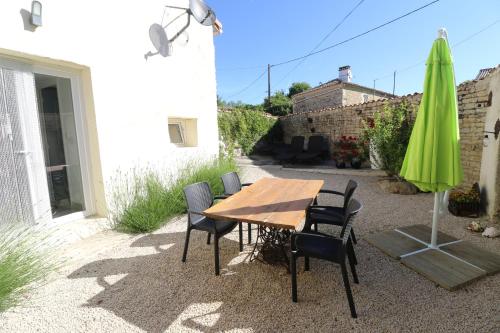 Maison de vacances gite les rouets 3 rue des anciennes ecoles Hanc