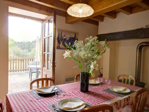 Maison de vacances Gîte Les Salles, 4 pièces, 6 personnes - FR-1-496-225 La Plagnette Les Salles