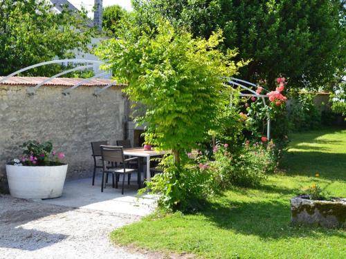 Gîte Lignières-Ambleville-Lignières-Sonneville, 3 pièces, 4 personnes - FR-1-653-30 Lignières-Sonneville france