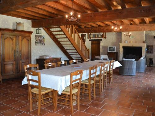 Gîte Lignières-Ambleville-Lignières-Sonneville, 3 pièces, 6 personnes - FR-1-653-24 Lignières-Sonneville france