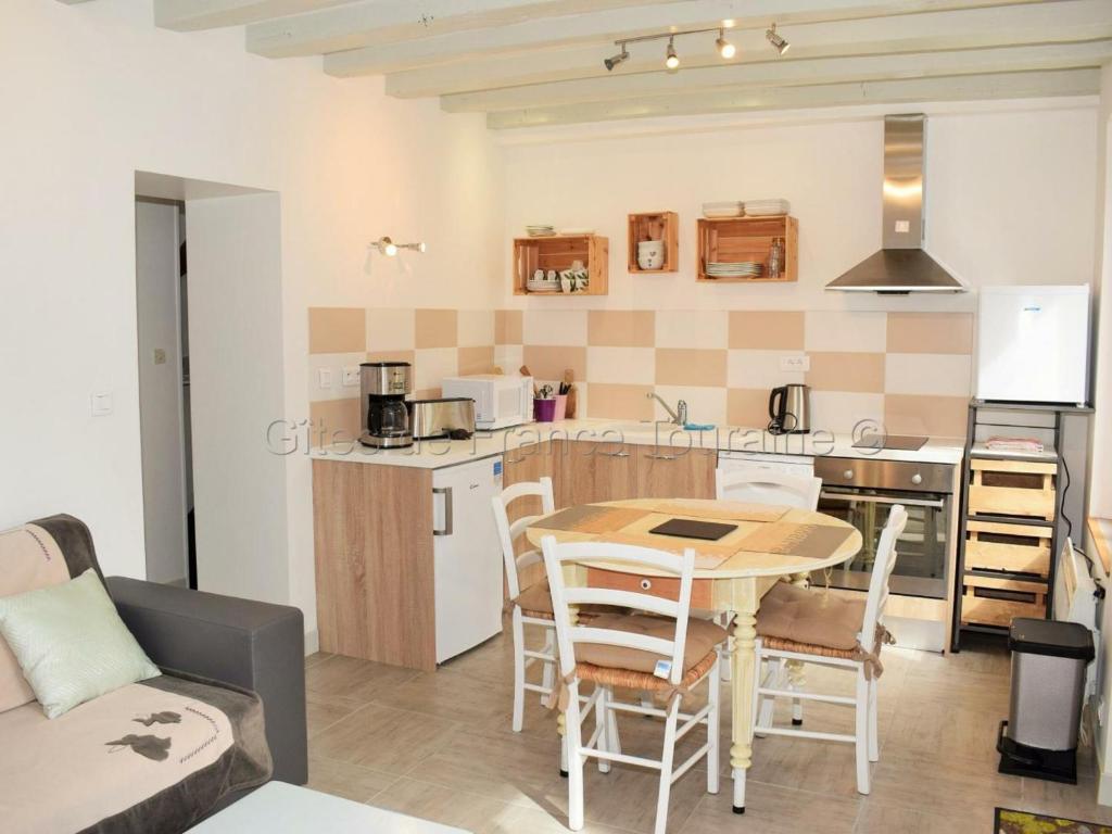 Maison de vacances Gîte Limeray, 3 pièces, 4 personnes - FR-1-381-154 109 Rue De Blois -  -, 37530 Limeray