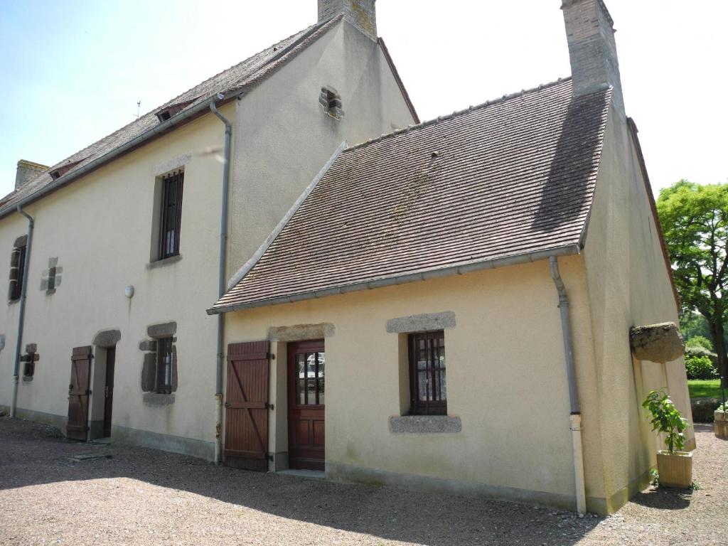 Maison de vacances Gîte Livet, 4 pièces, 6 personnes - FR-1-600-128 Presbytère, 53150 Livet-en-Charnie