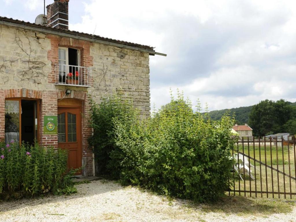 Maison de vacances Gîte Longchamp-sur-Aujon, 6 pièces, 11 personnes - FR-1-543-193 15 Grande Rue Hameau d'Outre Aube, 10310 Longchamp-sur-Aujon