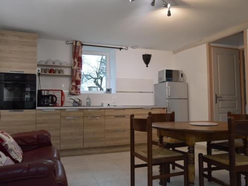 Gîte Luant, 3 pièces, 4 personnes - FR-1-591-58 Luant france