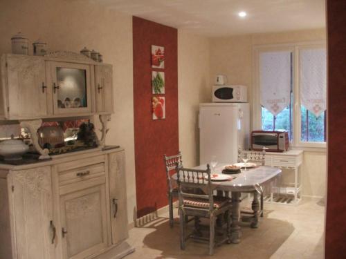 Maison de vacances Gîte Meusnes, 2 pièces, 2 personnes - FR-1-491-87 850 rue Jean Jaurès Meusnes