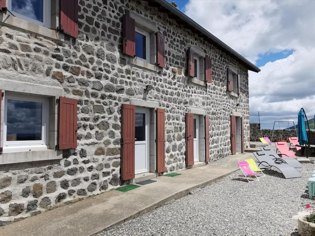 Maison de vacances Gîte Mézères, 6 pièces, 13 personnes - FR-1-582-330 Le Bourg, 43800 Mézères