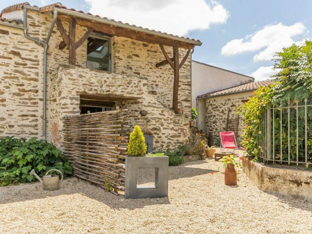 Maison de vacances Gîte Monnières, 2 pièces, 2 personnes - FR-1-306-818 23 La Maisdonnière, 44690 Monnières