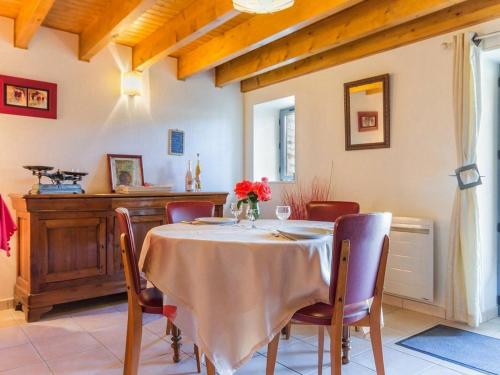 Maison de vacances Gîte Monnières, 2 pièces, 2 personnes - FR-1-306-818 23 La Maisdonnière Monnières