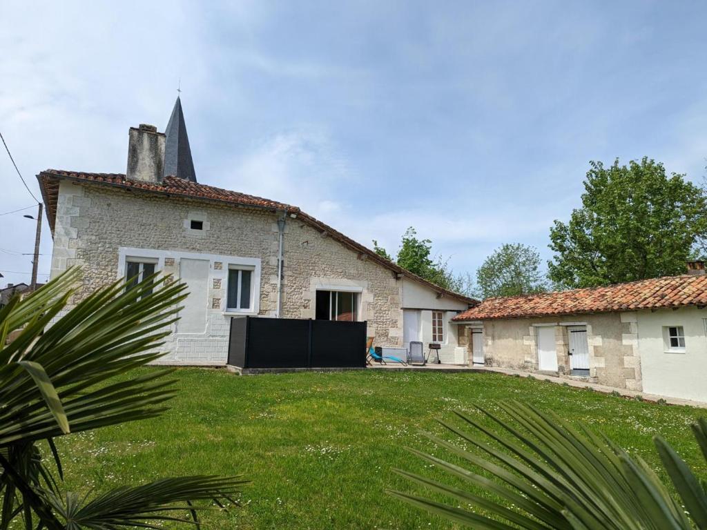 Maison de vacances Gîte Montboyer, 4 pièces, 6 personnes - FR-1-653-187 1 rue de la gare, 16620 Montboyer