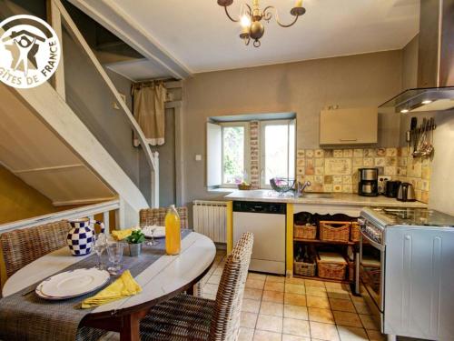 Maison de vacances Gîte Montbrison, 2 pièces, 2 personnes - FR-1-496-158 31 route Nouvelle Montbrison