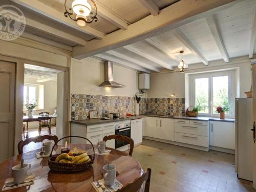 Maison de vacances Gîte Montchal, 7 pièces, 14 personnes - FR-1-496-147 51 chemin des arbaniers Montchal