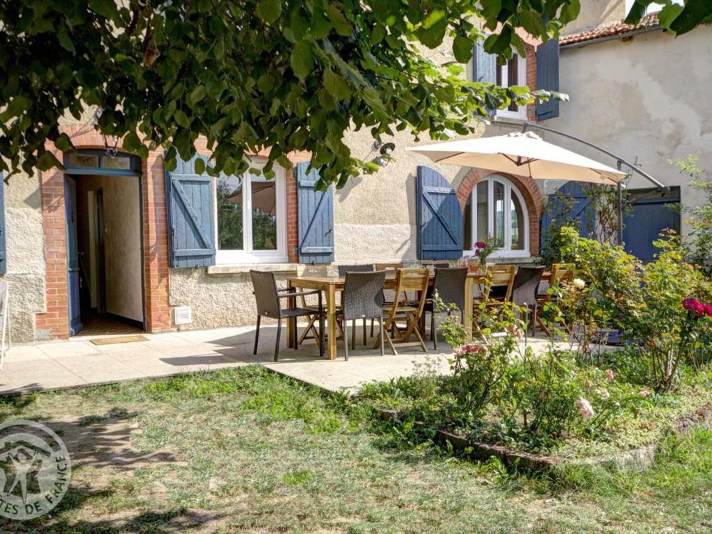 Maison de vacances Gîte Montchal, 7 pièces, 14 personnes - FR-1-496-147 51 chemin des arbaniers, 42360 Montchal