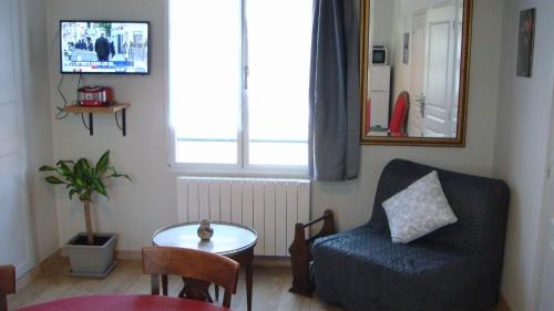 Appartement gite montreuil le henri 2 pers 4 place sainte anne Montreuil-le-Henri