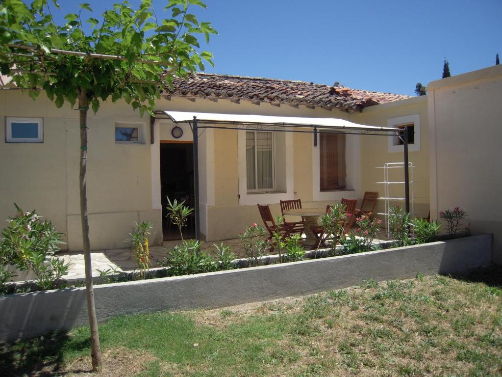 Maison de vacances Gite Muscat for 4 people in the heart of the vineyard Domaine Borie Neuve, 11800 Badens