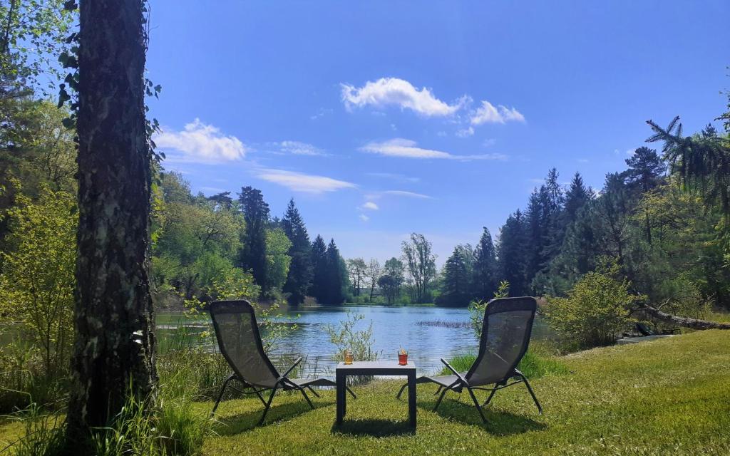 Maison de vacances Gîte nature détente pêche baignade dans lac privé Lieu dit Gentillou, 24140 Saint-Martin-des-Combes