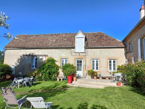 Gîte Neuvy, 2 pièces, 3 personnes - FR-1-489-373 Neuvy france