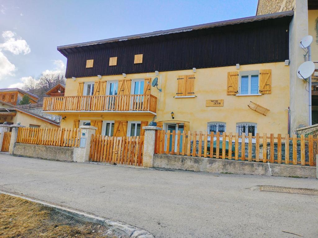 Maison de vacances Gite Notre Désir Rue du Lavoir, 05460 Abriès