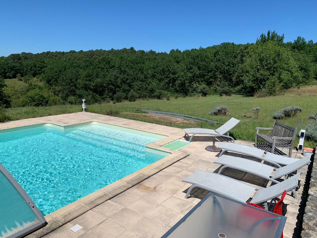 Maisons de vacances Gîte paisible et confortable! 783 Route des Cabanes, 24260 Savignac-de-Miremont