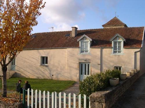 Maison de vacances Gîte Perrancey-les-Vieux-Moulins, 3 pièces, 4 personnes - FR-1-611-22 Grand' Rue Perrancey