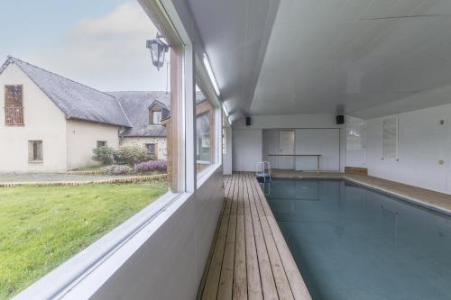 Maison de vacances Gîte pour 16 pers avec piscine - Maisoncelles La Blanchettière Maisoncelles-du-Maine