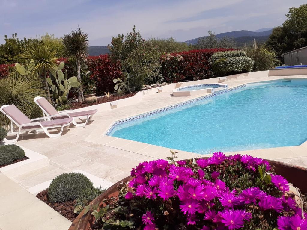 Maison de vacances Gîte provençal indépendant avec piscine chauffée : LE SUY BIEN 210 Impasse le Suy Camp Grenier, 83780 Flayosc