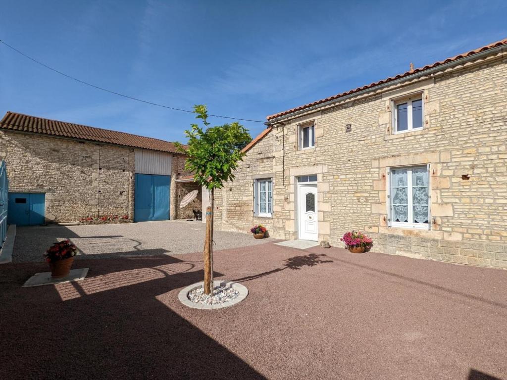 Maison de vacances Gîte Puyréaux, 3 pièces, 4 personnes - FR-1-653-98 32, grand rue, 16230 Puyréaux