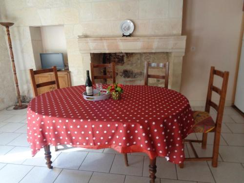 Maison de vacances Gîte Restigné, 4 pièces, 6 personnes - FR-1-381-236 19 Bis La Grand Rue -  - Restigné