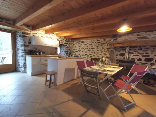 Gîte Retournac, 3 pièces, 4 personnes - FR-1-582-319 Retournac france