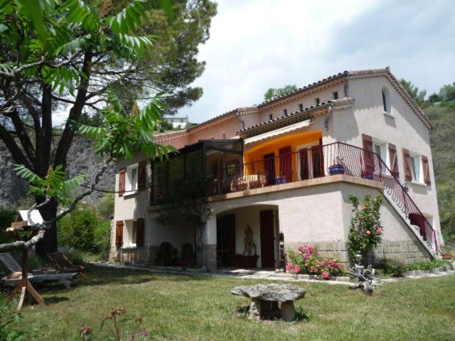 B&B / Chambre d'hôtes Gîte \ Route des Mines 48, 07000 Privas