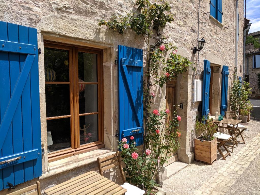 Maison de vacances Gîte Rue des Fleurs Puycelsi La Village 446 Rue Des Fleurs, 81140 Puycelci