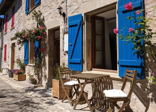 Gîte Rue des Fleurs Puycelsi Puycelci france