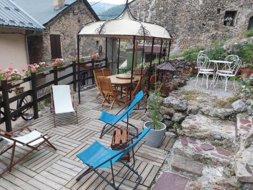 Appartement GITE RUPICAPRA MERCANTOUR LE HAUT VILLAGE Roubion