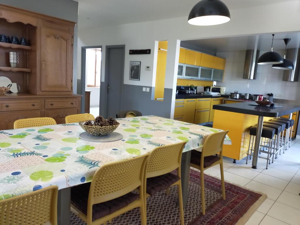 Maison de vacances Gîte rural - Maison de Famille -Au Coeur du Saintois - Mi chemin accès direct Nancy Epinal - capacité 10 personnes 11 Rue Haute, 54740 Germonville